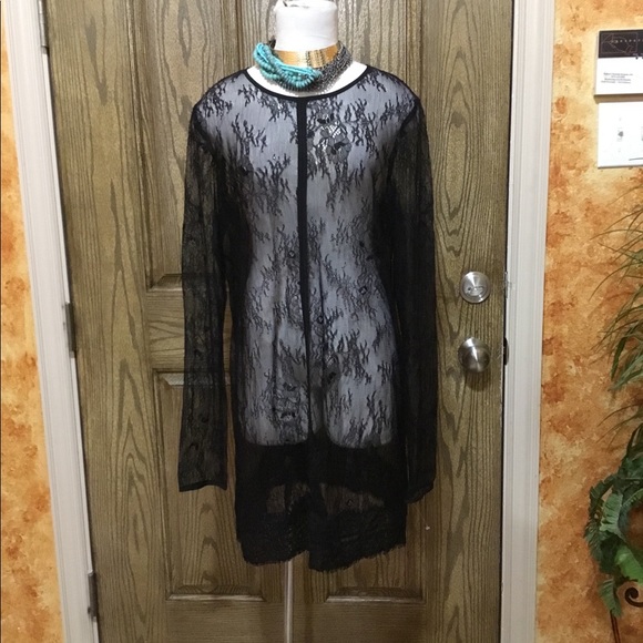 Guess Sheer lace long sleeve dress or coverup 💕🔥 - Picture 6 of 8